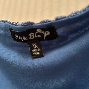Women’s Lacy top, size 1x, blue lace, Fig and Blu